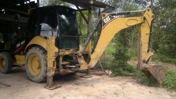 ขายด่วน!!! รถตักหน้าขุดหลัง CAT 422E สภาพสวยพร้อใช้งาน เอกสารเล่มทะเบียน ขายด่วน!!! รถตักหน้าขุดหลัง CAT 422E สภาพสวยพร้อใช้งาน เอกสารเล่มทะเบียน