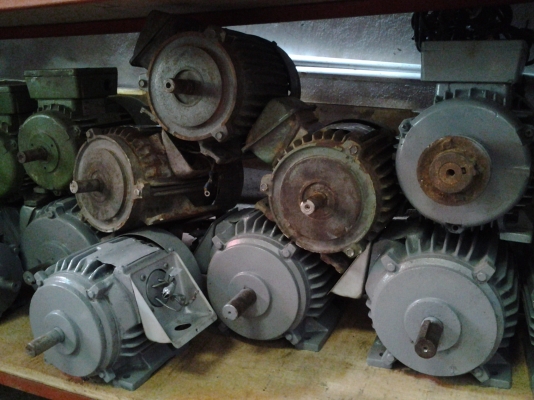 ขาย !! มอเตอร์ 1-2 HP.  380 V.