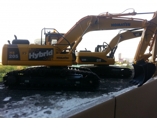 komutsu HB205 Hybrid เหมือนจริงมากคับ พร้อมส่งครับ komutsu HB205 Hybrid เหมือนจริงมากคับ พร้อมส่งครับ