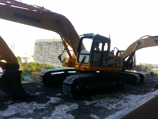 komutsu HB205 Hybrid เหมือนจริงมากคับ พร้อมส่งครับ komutsu HB205 Hybrid เหมือนจริงมากคับ พร้อมส่งครับ