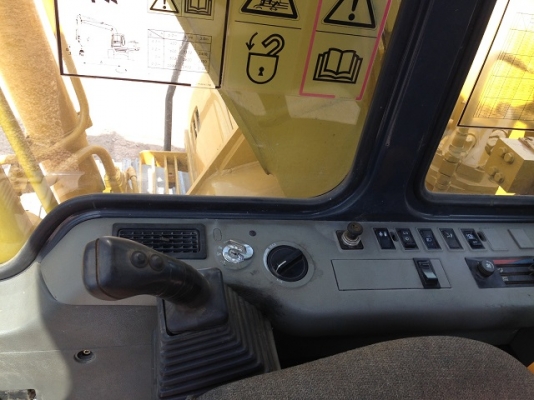 ขายรถแบคโฮ KOMATSU สภาพสวยมากๆ