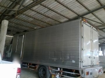 รถฮีโน่ 6 ล้อ ตู้แห้ง FF195 แรงม้า ปี 35  สนใจติดต่อ 081 - 6079515