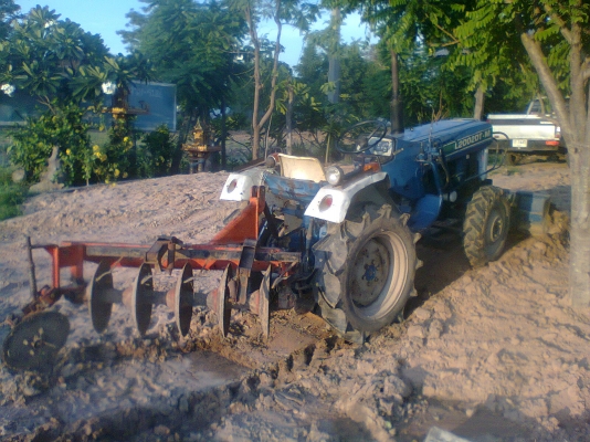 ขายรถไถคูโบต้า L2002  ขับเคลื่อน 4 ล้อ พร้อมอุปกรณ์