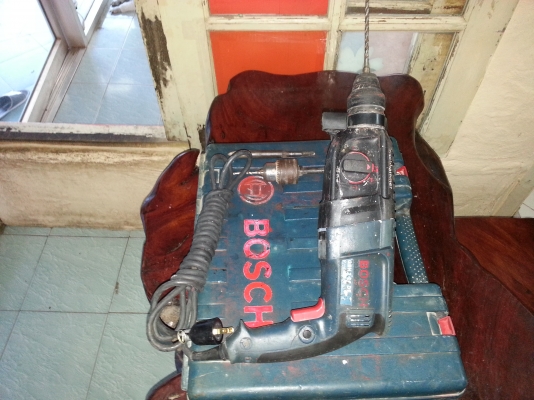 ขายสว่านไฟฟ้าระบบโรตารี่ทำงานได้3ระบบยี่ห้อBOSCHรุ่นGBH2-26DE พร้อมใช้งาน