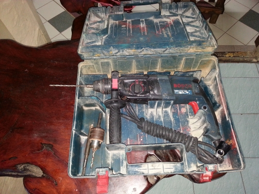ขายสว่านไฟฟ้าระบบโรตารี่ทำงานได้3ระบบยี่ห้อBOSCHรุ่นGBH2-26DE พร้อมใช้งาน