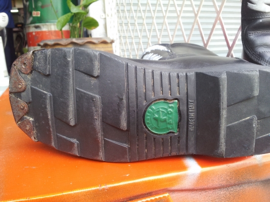 ขออนุญาตครับ ขายรองเท้าโมโตครอสคู่เดียวครับ size 36 ขออนุญาตครับ ขายรองเท้าโมโตครอสคู่เดียวครับ size 36