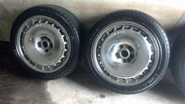 แม็ก IMPUL ขอบ 17 พร้อมยางฟอเก้น สภาพดีไม่คด ไม่ดุ้ง แม็ก IMPUL ขอบ 17 พร้อมยางฟอเก้น สภาพดีไม่คด ไม่ดุ้ง