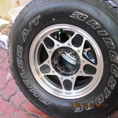 ขายล้อนอก  พร้อมยาง  31  ............สวยๆ เชิญครับ