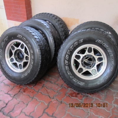ขายล้อนอก  พร้อมยาง  31  ............สวยๆ เชิญครับ