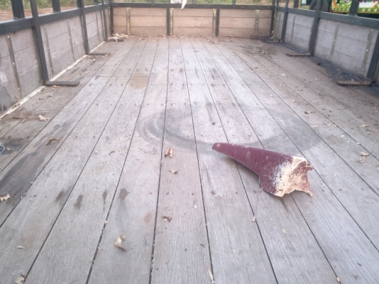 คุณแม่จันทร์ จากมหาสารคาม จองแล้วครับ  ยาว 5 เมตร ถอดจาก NPR150  หน้าตึก