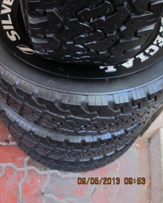 ขายยาง  AT  235 x 75 x 15...........สวยๆ เชิญครับ