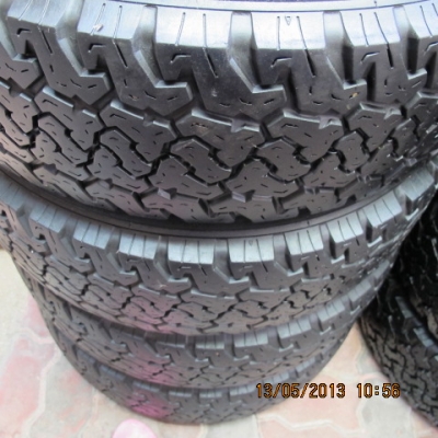 ขายยาง  AT  235 x 75 x 15...........สวยๆ เชิญครับ