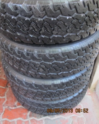 ขายยาง  AT  235 x 75 x 15...........สวยๆ เชิญครับ