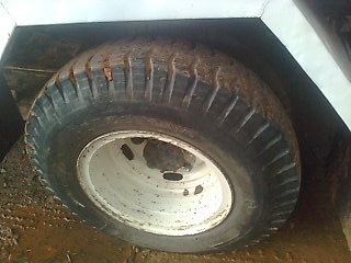 ขายรถ 6 ล้อพื้นเรียบ TOYOTA DAINA เครื่อง 4BE1 110 แรงม้า คัสซี TA3H4-104582 กระบะกว้าง 1.90 เมตรยาว 4.40 เมตร ยางใหม่ทุกเส้น ราคา 260000