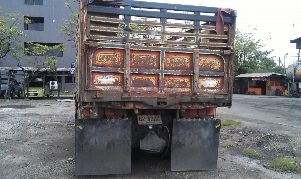 ขายรถ12ล้อดั๊มเครื่อง300กว่าแรงพร้อมใช้งาน