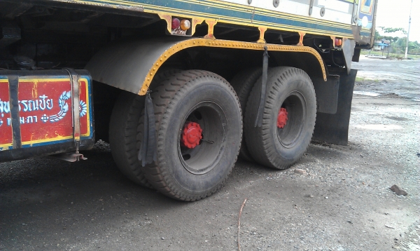 ขายรถ12ล้อดั๊มเครื่อง300กว่าแรงพร้อมใช้งาน