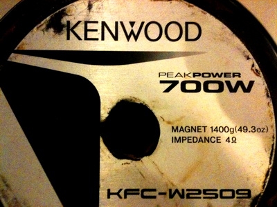 ซับ 2ตัว Kenwood-JBL รายละเอียดด้านในสภาพดีทั้งสองตัว ซับ 2ตัว Kenwood-JBL รายละเอียดด้านในสภาพดีทั้งสองตัว