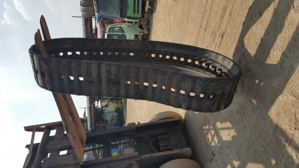 หายากกว่าทองคำ ก็คือแทรคยางเพรทนี้!!ฟันแหลม /ฟันหมา* ขนาด 420 *54(ข้อ)*100 /420*100*54(ข้อ) มีเพียง1เส้น