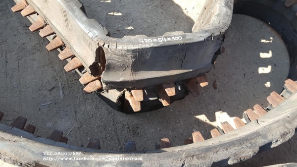 หายากกว่าทองคำ ก็คือแทรคยางเพรทนี้!!ฟันแหลม /ฟันหมา* ขนาด 420 *54(ข้อ)*100 /420*100*54(ข้อ) มีเพียง1เส้น