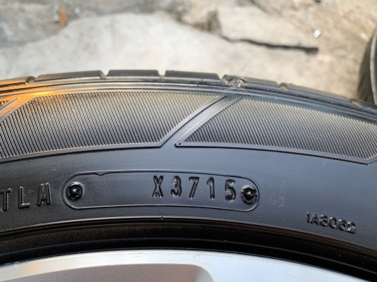ล้อแม็ก Honda HRV ขอบ 17 สีบอร์นเงิน พร้อมยาง 215-55-17 Dunlop ปลายปี 15