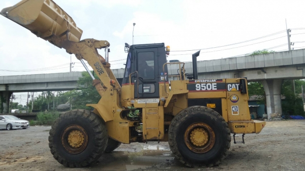 รถตักล้อยาง CAT 950E ตู้เก๋ง แอร์หนาว เครื่องดี พร้อมใช้ เอกสารเล่มทะเบียน