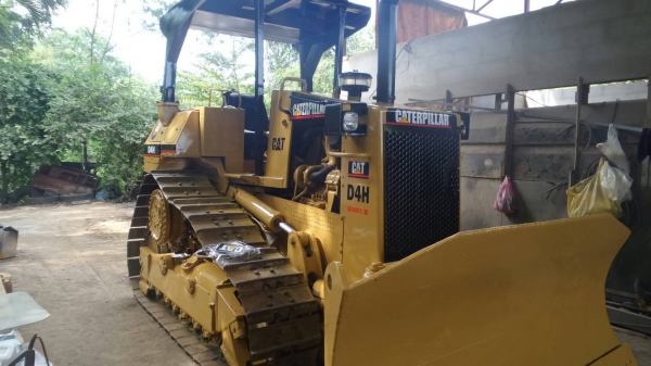 รถแทรคเตอร์ ตีนไก่ CATTERPILLAR D4Hเกียรทอล์คเครื่องดี เอกสารเล่มทะเบียน พร้อมลงงาน รถแทรคเตอร์ ตีนไก่ CATTERPILLAR D4Hเกียรทอล์คเครื่องดี เอกสารเล่มทะเบียน พร้อมลงงาน