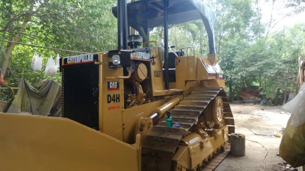 รถแทรคเตอร์ ตีนไก่ CATTERPILLAR D4Hเกียรทอล์คเครื่องดี เอกสารเล่มทะเบียน พร้อมลงงาน