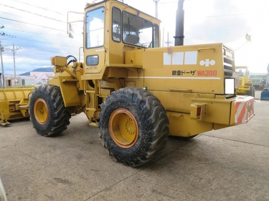 ขายรถตักล้อยาง KOMATSU WA300-1 ใบมีดดัน รถนอกนำเข้าเองจากญี่ปุ่น สภาพสวยพร้อมใช้ ถึงเร็วๆนี้ครับ