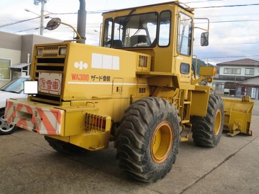 ขายรถตักล้อยาง KOMATSU WA300-1 ใบมีดดัน รถนอกนำเข้าเองจากญี่ปุ่น สภาพสวยพร้อมใช้ ถึงเร็วๆนี้ครับ