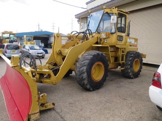 ขายรถตักล้อยาง KOMATSU WA300-1 ใบมีดดัน รถนอกนำเข้าเองจากญี่ปุ่น สภาพสวยพร้อมใช้ ถึงเร็วๆนี้ครับ