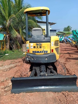 ขาย KOMATSU PC30MR-3. เก่านอกแท้  เดิมๆๆ  ผานสไลด์ได้  พร้อมใช้  โทร 089-3818694 จ๊อย