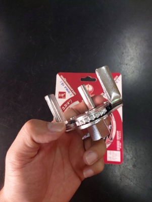 ตัวถอดกรองน้ำมันเครื่อง ถอดกรอง ถอดไส้กรองแบบสามขา รุ่น ขาแบน แบบต่อขันบล็อก ขนาด60 - 95MM ตัวถอดกรองน้ำมันเครื่อง ถอดกรอง ถอดไส้กรองแบบสามขา รุ่น ขาแบน แบบต่อขันบล็อก ขนาด60 - 95MM