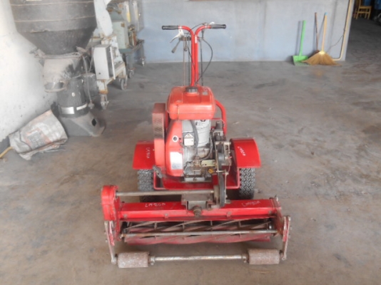 รถตัดหญ้าสนามฟุบอล BARONESS LA80A 8 แรง พร้อมใช้งาน