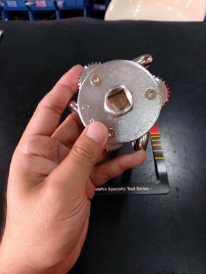 ตัวถอดกรองน้ำมันเครื่อง ถอดกรอง ถอดไส้กรองแบบสามขา รุ่น ขากลม แบบต่อขันบล็อก ขนาด75 - 120MM ตัวถอดกรองน้ำมันเครื่อง ถอดกรอง ถอดไส้กรองแบบสามขา รุ่น ขากลม แบบต่อขันบล็อก ขนาด75 - 120MM