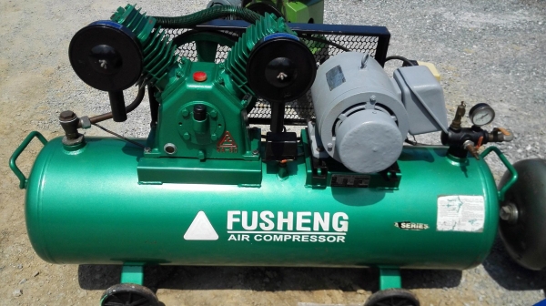 เครื่องปั้มลมไฟบ้านเข้าใหม่ 3 ตัว ไฟ 2 สาย 220V สภาพสวยพร้อมใช้ทุกตัว Puma 1/2 hp 64L Fuji2 hp 100L Fusheng 3 hp 155L