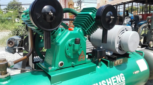 เครื่องปั้มลมไฟบ้านเข้าใหม่ 3 ตัว ไฟ 2 สาย 220V สภาพสวยพร้อมใช้ทุกตัว Puma 1/2 hp 64L Fuji2 hp 100L Fusheng 3 hp 155L