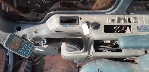 Komatsu PC200-6 ไฟฟ้าครบ เครื่องปั้มเดิม เครื่องโคมัสสุ เล่มทะเบียน