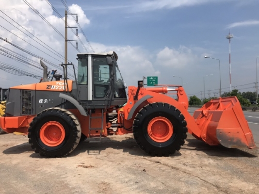 ขายรถตักล้อยาง HITACHI ZW220 นำเข้าเองจากญี่ปุ่น สภาพสวยพร้อมใช้งาน มีVDOการทำงานครับ