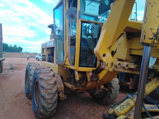 ขายรถเครนจอห์นเดียร์ 770Bสภาพพร้อมใช้เอกสารเล่มทะเบียน