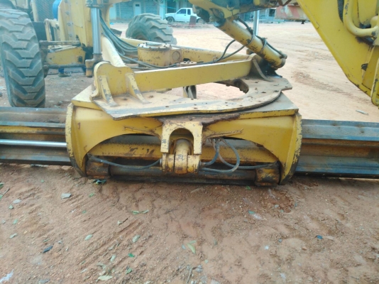 ขายรถเครนจอห์นเดียร์ 770Bสภาพพร้อมใช้เอกสารเล่มทะเบียน