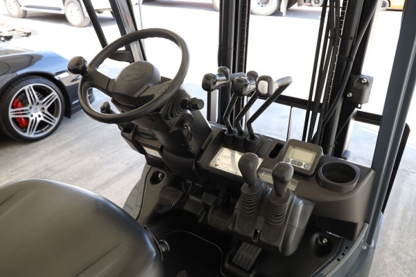 Toyota 8FG18 ยก1.8ตัน เสาสูง3เมตร งาสไลด์หุบ-ถ่าง เครื่องยนต์เบนซิล