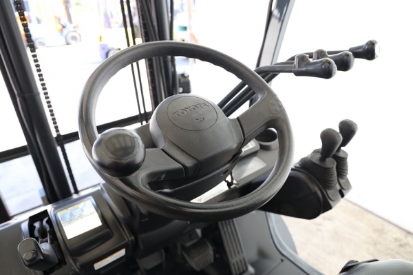 Toyota 8FG18 ยก1.8ตัน เสาสูง3เมตร งาสไลด์หุบ-ถ่าง เครื่องยนต์เบนซิล