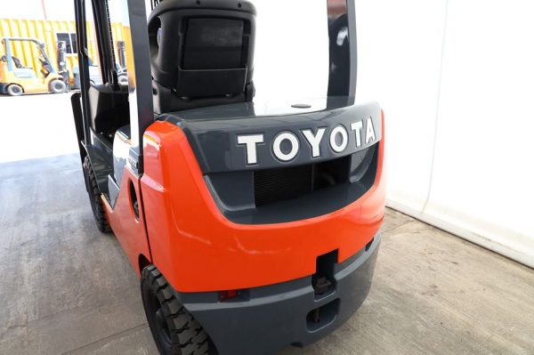 Toyota 8FG18 ยก1.8ตัน เสาสูง3เมตร งาสไลด์หุบ-ถ่าง เครื่องยนต์เบนซิล