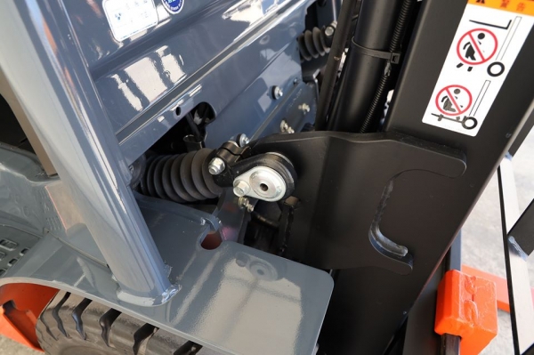 Toyota 8FG18 ยก1.8ตัน เสาสูง3เมตร งาสไลด์หุบ-ถ่าง เครื่องยนต์เบนซิล