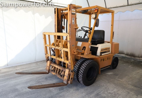 ขายถูกมาก KOMATSU FD20-10 ขนาดยก2ตัน เสาสูง3เมตร งาเท เครื่องยนต์ดีเซล