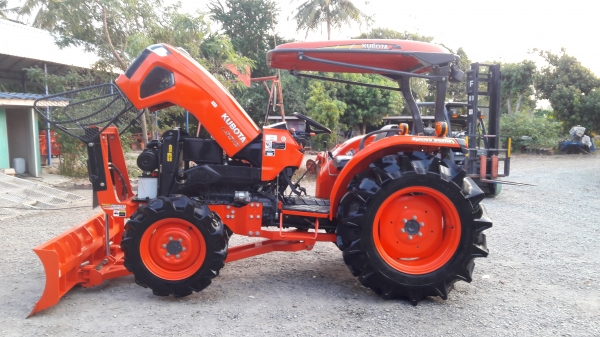 ขาย รถไถ KUBOTA L5018 DT (4WD) 2 เพลา สภาพใหม่สวย พร้อมชุดใบมีดดันหน้า และผาน6