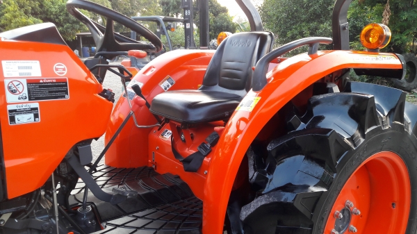 ขาย รถไถ KUBOTA L5018 DT (4WD) 2 เพลา สภาพใหม่สวย พร้อมชุดใบมีดดันหน้า และผาน6