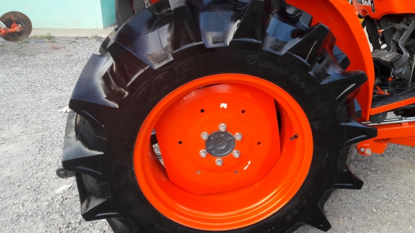 ขาย รถไถ KUBOTA L5018 DT (4WD) 2 เพลา สภาพใหม่สวย พร้อมชุดใบมีดดันหน้า และผาน6 ขาย รถไถ KUBOTA L5018 DT (4WD) 2 เพลา สภาพใหม่สวย พร้อมชุดใบมีดดันหน้า และผาน6