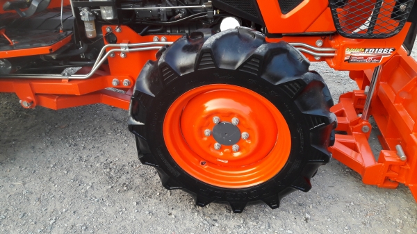 ขาย รถไถ KUBOTA L5018 DT (4WD) 2 เพลา สภาพใหม่สวย พร้อมชุดใบมีดดันหน้า และผาน6 ขาย รถไถ KUBOTA L5018 DT (4WD) 2 เพลา สภาพใหม่สวย พร้อมชุดใบมีดดันหน้า และผาน6