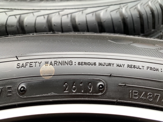 ล้อแม็กป้ายแดง Toyota Fortuner TRD ขอบ 20 พร้อมยางป้ายแดงสดๆใหม่ๆ 265-50-20 Dunlop ปี 19 สวยกริ๊บ ใหม่ยกห้าง